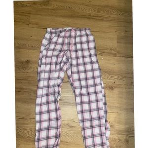 Women’s plaid pajama pants